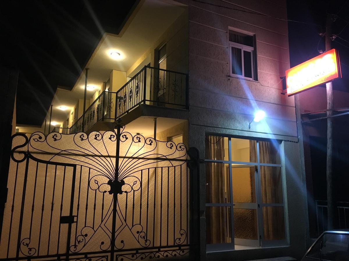 Cheers Bed & Breakfast Addis Ababa Exterior photo